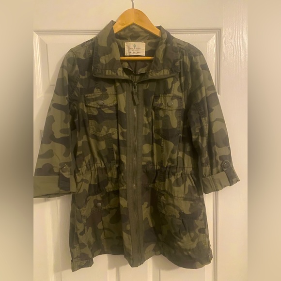 Jade & Ivory Camo Utility Adjustable Sleeve Jacket - Picture 2 of 7